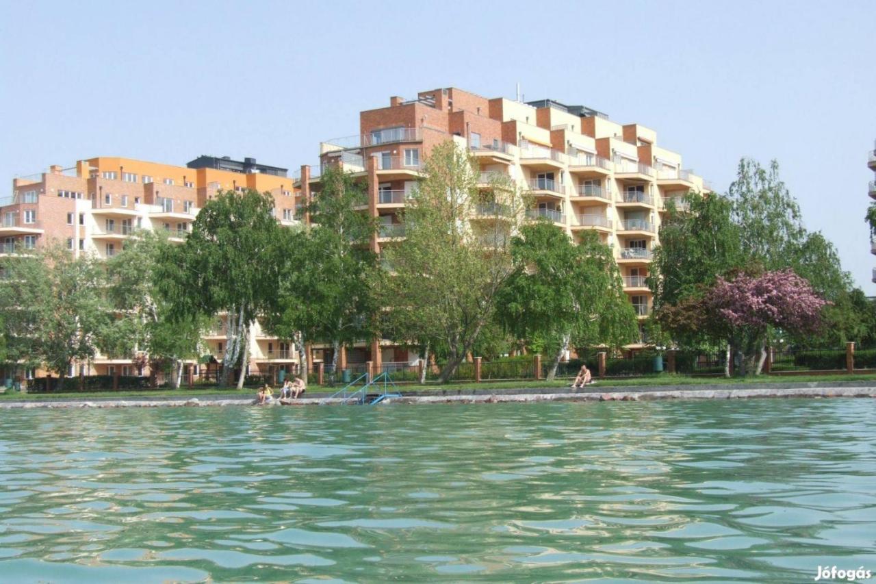 Galeriusbeach Deluxe Apartment Шиофок Экстерьер фото